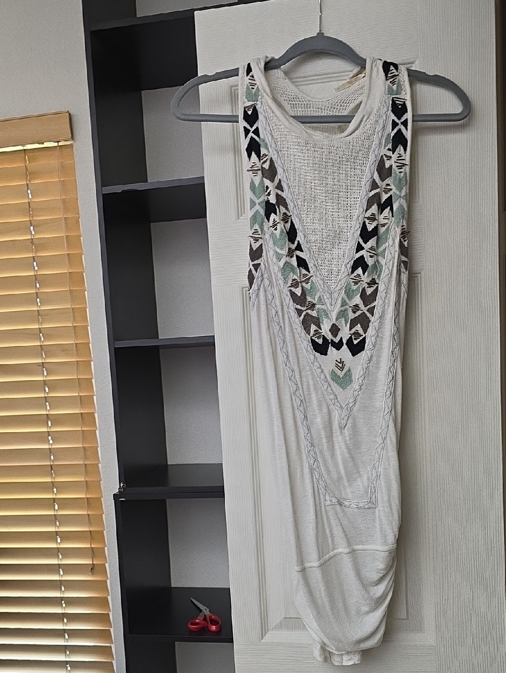 Free People Boho Embroidered V-Neck Sleeveless Top Tunic - White
